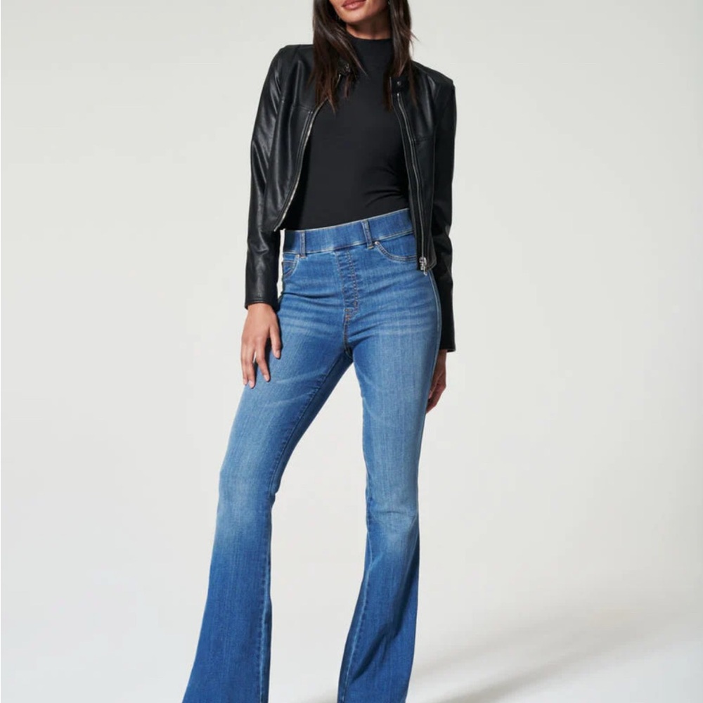 SPANXshape™ EveryWear
Flare Jeans